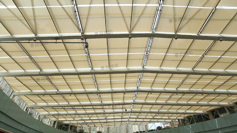碧桂園歡樂城采光頂電動天棚簾開合圖 碧桂園歡樂城采光頂電動天棚簾開合圖