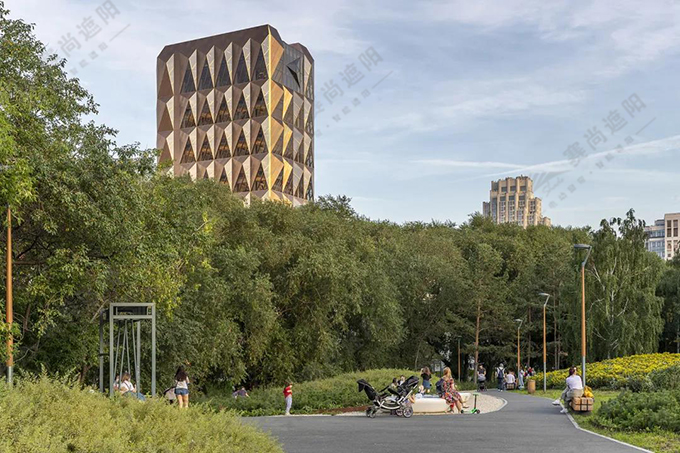 從附近公園望向建筑 從附近公園望向建筑