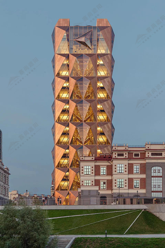 建筑的冠部結(jié)合了RCC的新標(biāo)識(shí) 建筑的冠部結(jié)合了RCC的新標(biāo)識(shí)
